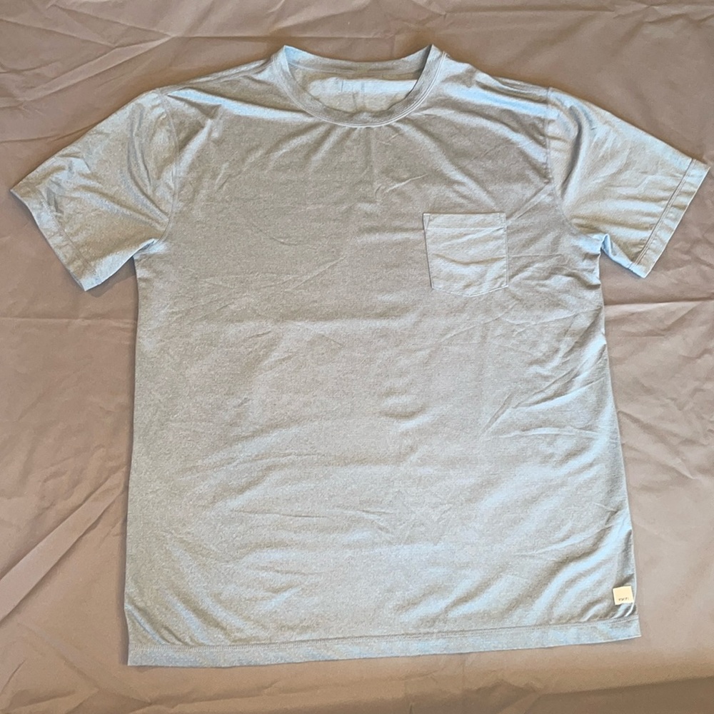 Vuori Mens XL T-Shirt Gray Performance Pocket